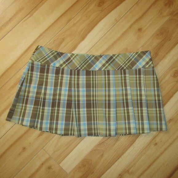 Pleated plaid mini-skirt - Picture 1 of 1